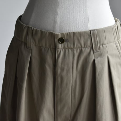 TOUJOURS / washed  peach cotton *PA twill cloth 2-in -pleat baggy chino