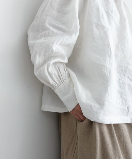 【 LIMITED COLLECTION 】Antiquités noir 800404  Linen Band Collar Blouse / D : WHITE