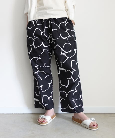 i c h i  251227  Flower Print Relax Pants / C : BLACK