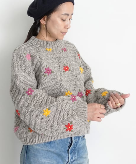 ichiAntiquités 1100364 PERU Hand Knit Flower Pullover / 2 COLORS