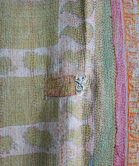 【ONLINE LIMITED】ichiAntiquités 1001139 Vintage Ralli Quilt Rug / COLOR : A