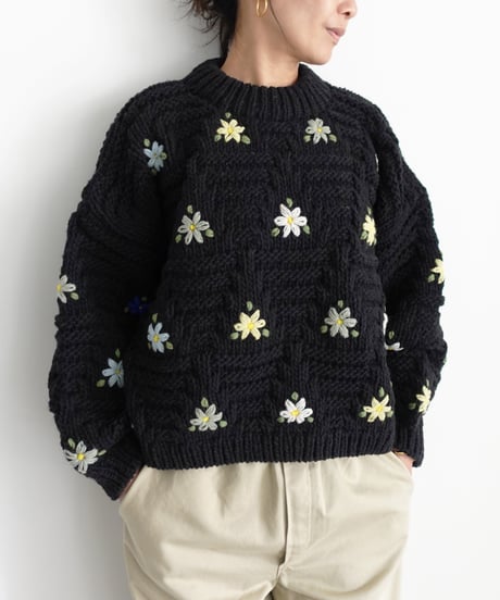 ichiAntiquités 1100364 PERU Hand Knit Flower Pullover / 2 COLORS