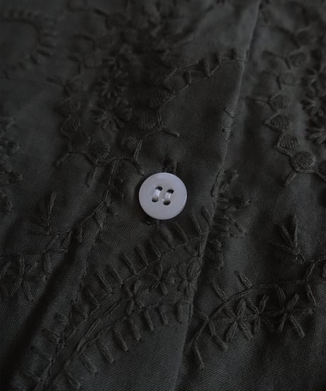 i c h i 251120  Cutwork Embroidery Band Collar Shirt / 3 COLORS