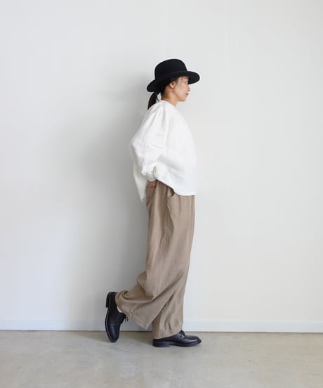 【 LIMITED COLLECTION 】Antiquités noir 800404  Linen Band Collar Blouse / D : WHITE