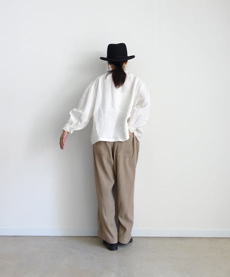 【 LIMITED COLLECTION 】Antiquités noir 800404  Linen Band Collar Blouse / D : WHITE