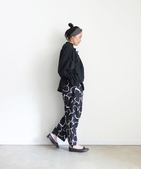 i c h i  251227  Flower Print Relax Pants / C : BLACK