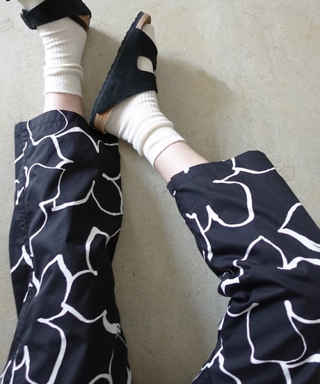 i c h i  251227  Flower Print Relax Pants / C : BLACK