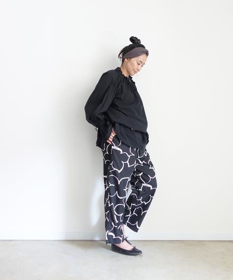 i c h i  251227  Flower Print Relax Pants / C : BLACK