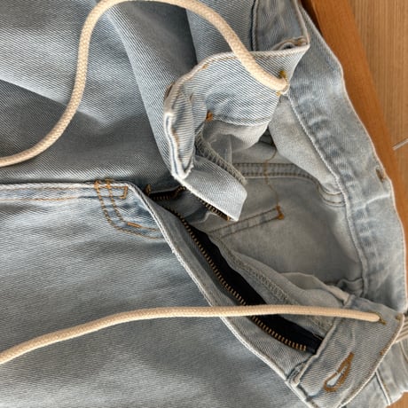 lose denim pants