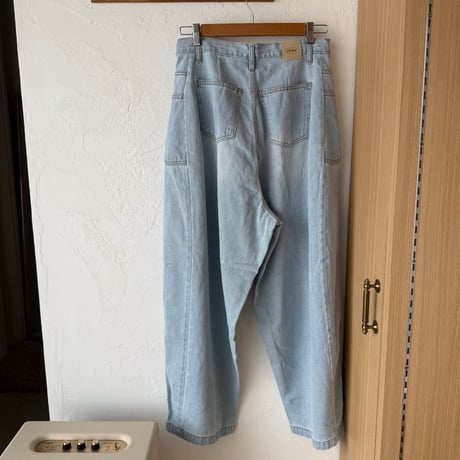lose denim pants