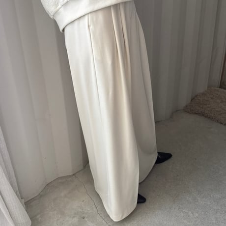 two tuck slacks pants