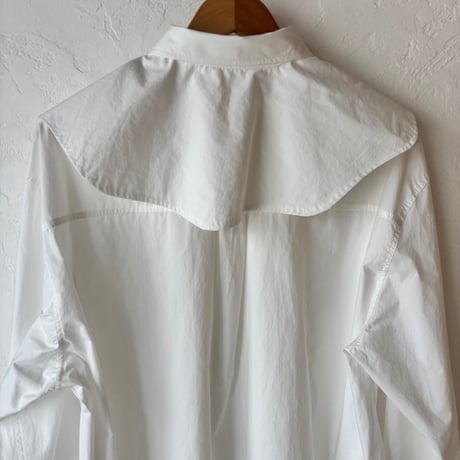 collar set over shirt
