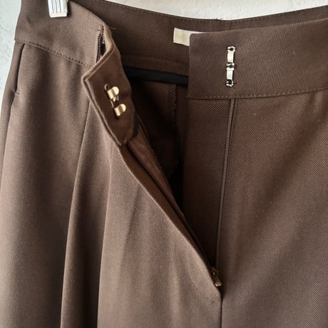 two tuck slacks pants