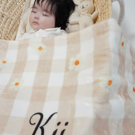 どんな季節も使える通年用生地 女の子 出産祝い 名前入りブランケット フェリシー・ベージュ