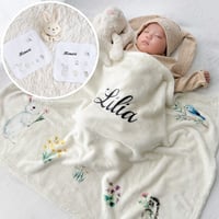 出産祝いのギフトセット 名入れブランケットと名入れミニハンカチ2枚とがらがらのギフトセット・クレリエール