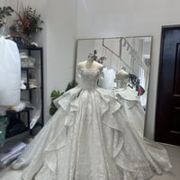 ウエディングドレス オフホワイト 韓国風ドレス 手作珠繍 編み上げ 華やかなトレーン 花嫁 前撮り