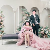 実例写真！カラードレス  ピンク かわいいコーデ フィッシュテール オフショルダー 華やかなトレーン 花嫁 前撮り