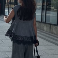 Vネック前開き裾レースベスト(ツイード)