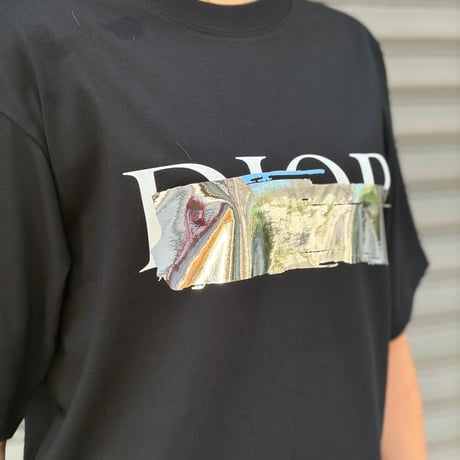 ユニセックスパロディD Tシャツ(ブラック×シルバー)