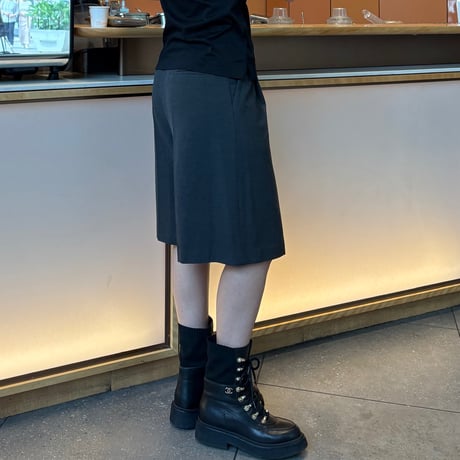 センタープレスハーフパンツ(グレー)