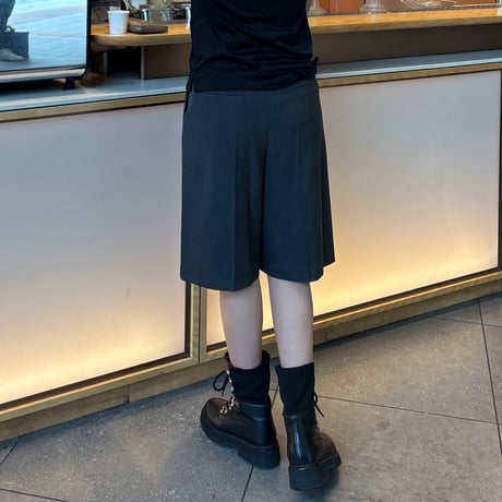センタープレスハーフパンツ(グレー)