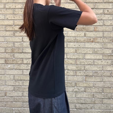 ユニセックスパロディD Tシャツ(ブラック×シルバー)