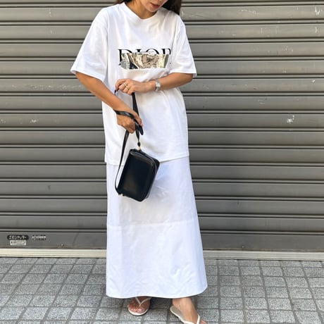 ユニセックスパロディD Tシャツ(ホワイト×シルバー)