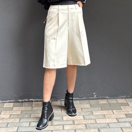 センタープレスキュロットライクハーフパンツ(オフ)