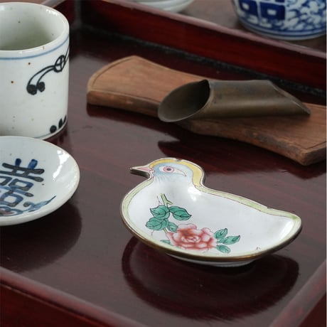 no1309-2　鳥の形の琺瑯小皿