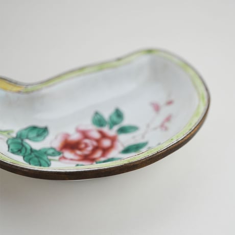 no1309-2　鳥の形の琺瑯小皿