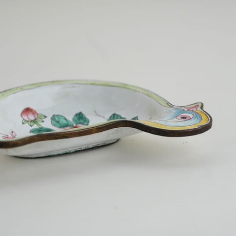 no1309-2　鳥の形の琺瑯小皿