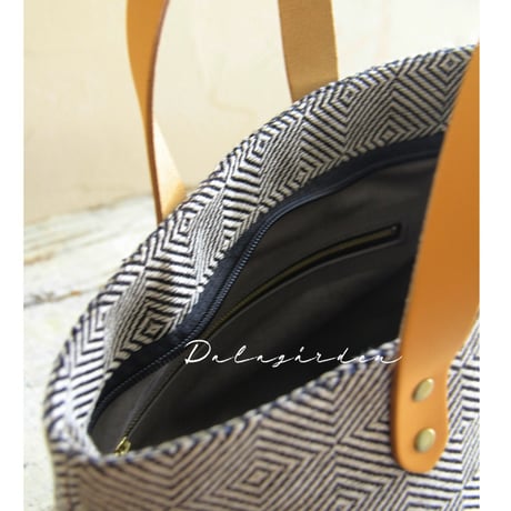 VL-08  stenkastbag rutigstrandråg  ブラック