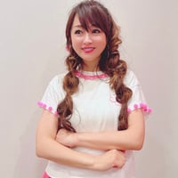 渡辺美奈代オリジナル『GOOD DAY!!』Tシャツ　ホワイト×ピンク
