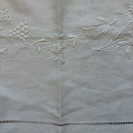 1900年　ドラ　メティス　イニシャルRP 　ぶどうモチーフ　刺繍とハシゴ・ステッチ