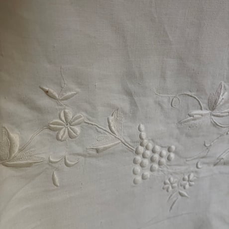 1900年　ドラ　メティス　イニシャルRP 　ぶどうモチーフ　刺繍とハシゴ・ステッチ