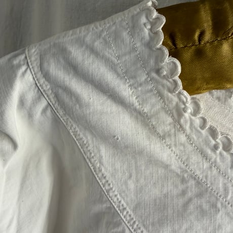 1900年　ローブ・ド・シャンブル　マンシェ・ロング　コットン100%  スカロップと刺繍