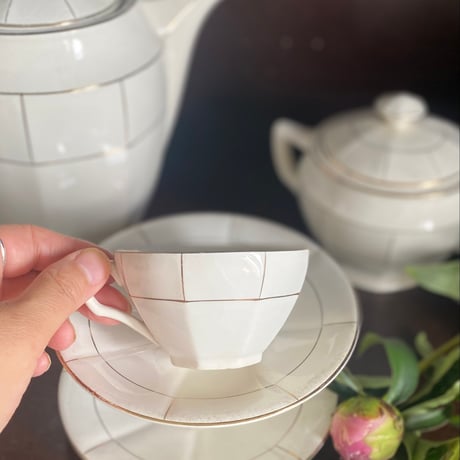 1920年代　サルグミンヌ　サーヴィス・ド・テ　白い陶器とゴールドのライン　15点セット