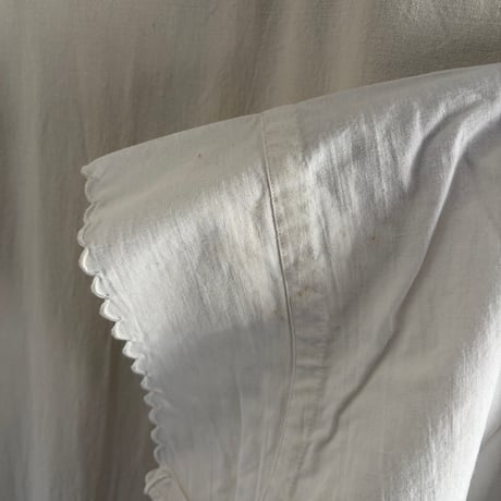 1900年　ローブ・ド・シャンブル　コットン100%  スカラップ　ハーフ・スリーブ