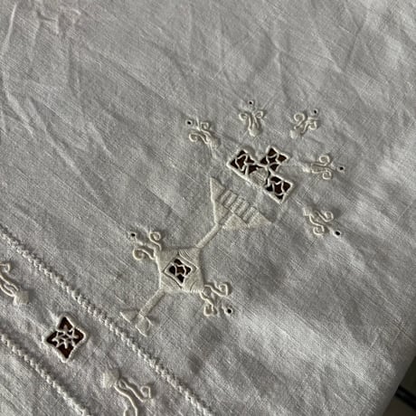 1900年　ナップ　祭壇テーブル　幾何学刺繍　アジュレ
