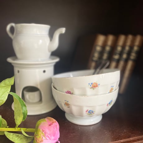 １９２０年代　カフェ・オ・レボウル　磁器　小花柄　2点セット
