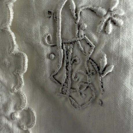 1900年　ローブ・ド・シャンブル　マンシェ・ロング　コットン100%  スカロップと刺繍