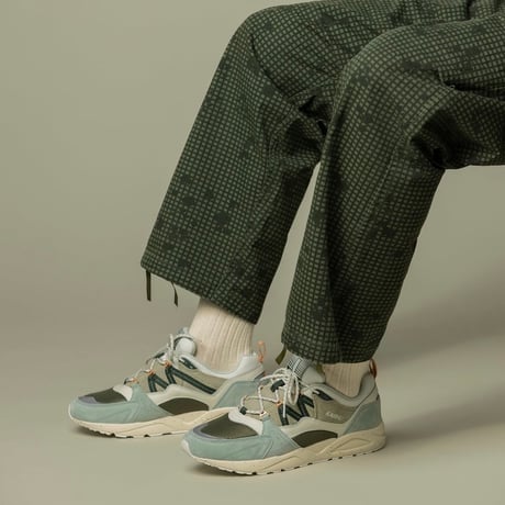 KARHU カルフ  FUSION2.0   スニーカー