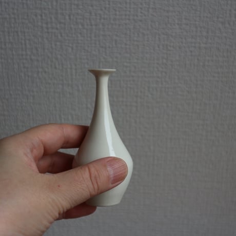 小さい花器（淡黄錫白）/ 菅沼淳一