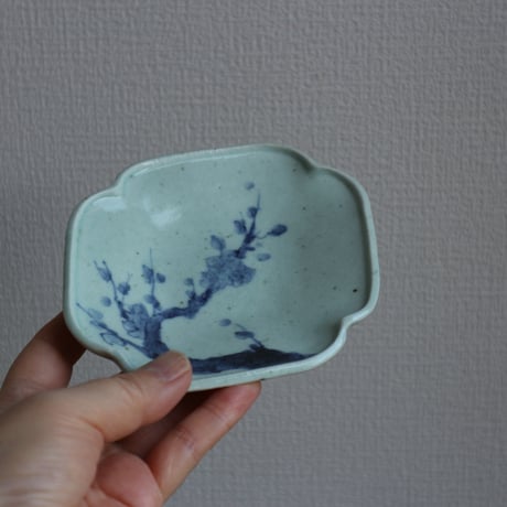 染付隅入菱形皿 /  吉田崇昭