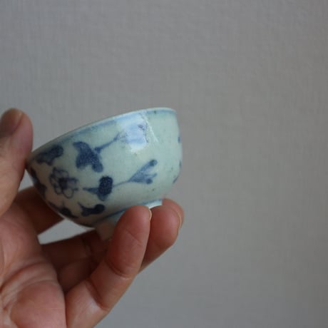 染付碗なり花文茶杯 /  吉田崇昭