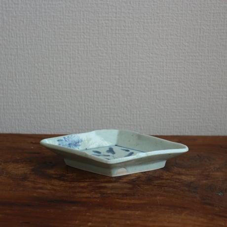 染付松皮菱形皿 /  吉田崇昭