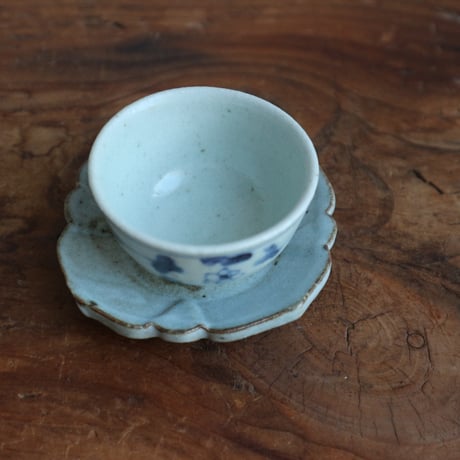 染付碗なり花文茶杯 /  吉田崇昭