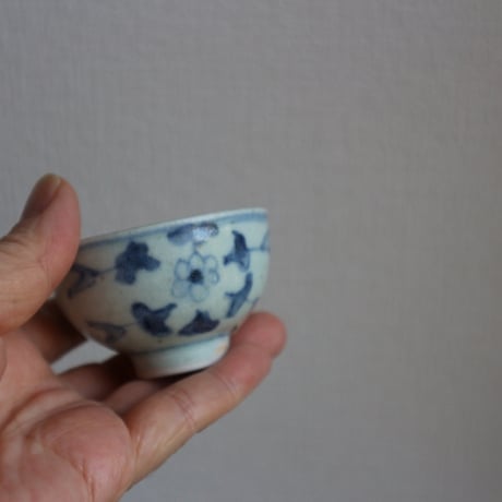 染付碗なり花文茶杯 /  吉田崇昭