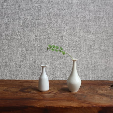 小さい花器（淡黄錫白）/ 菅沼淳一