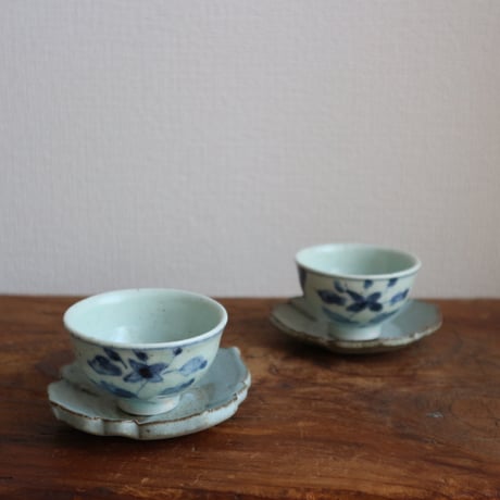 唐津土唐花型茶托 /  吉田崇昭
